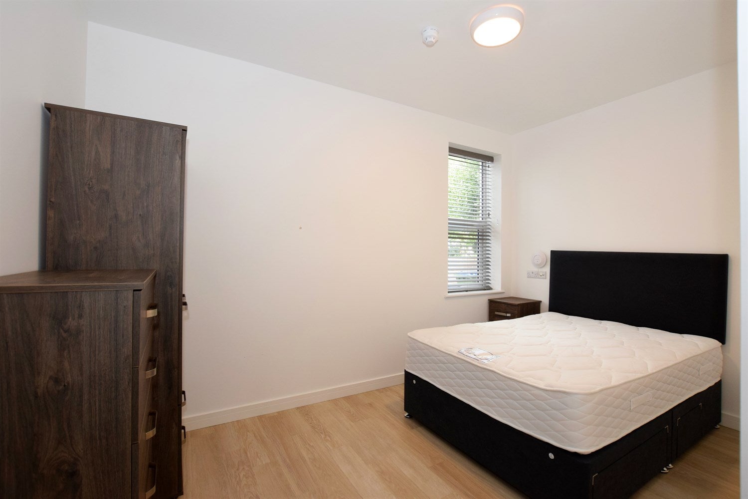 Room Henry Street in Arun