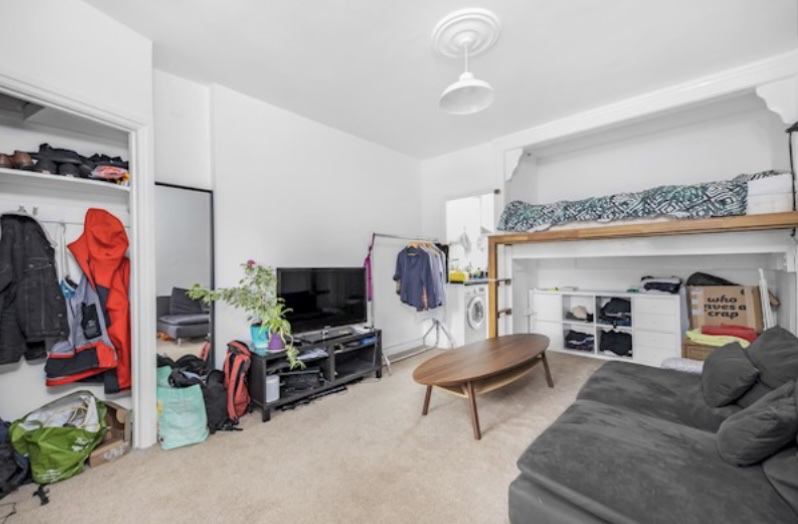 Flat Merredene Street in Greater London