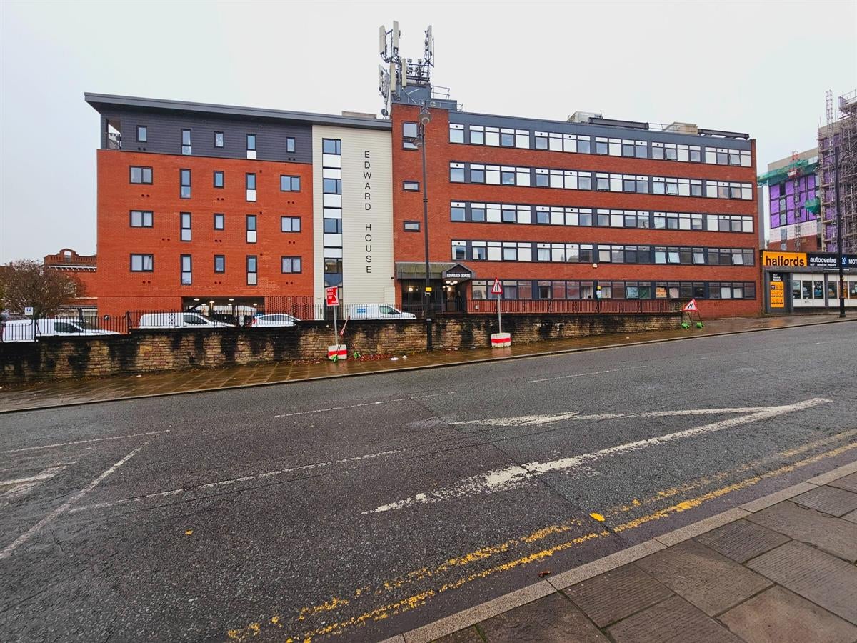 Flat Edward Street in Stockport