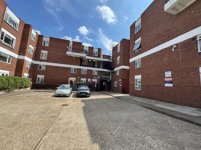 Flat Canrobert Street in Greater London