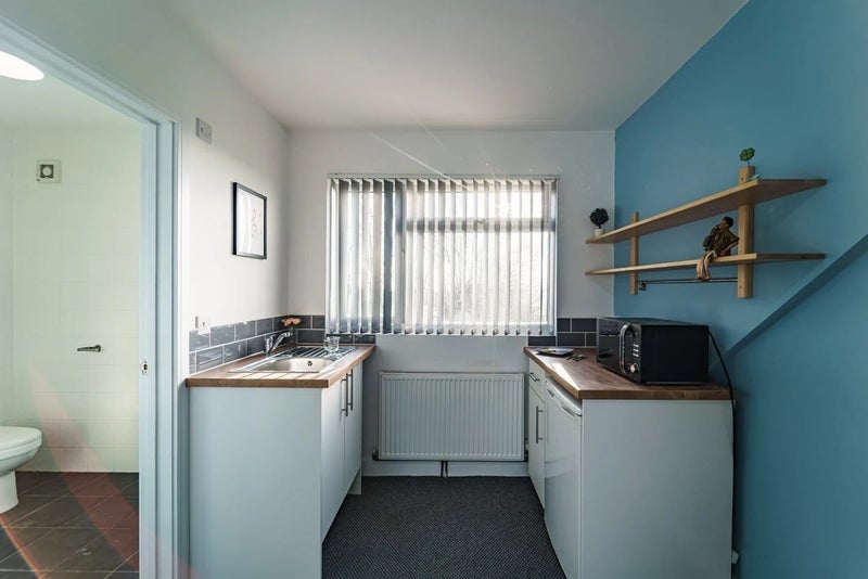 Room Charter Avenue in Coventry