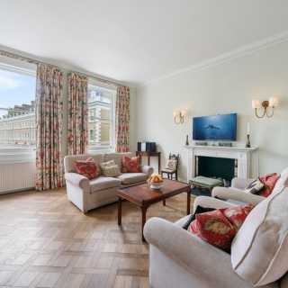 Flat Cranley Mews in Greater London