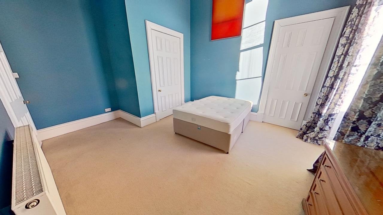 Flat Clairmont Gardens in Glasgow
