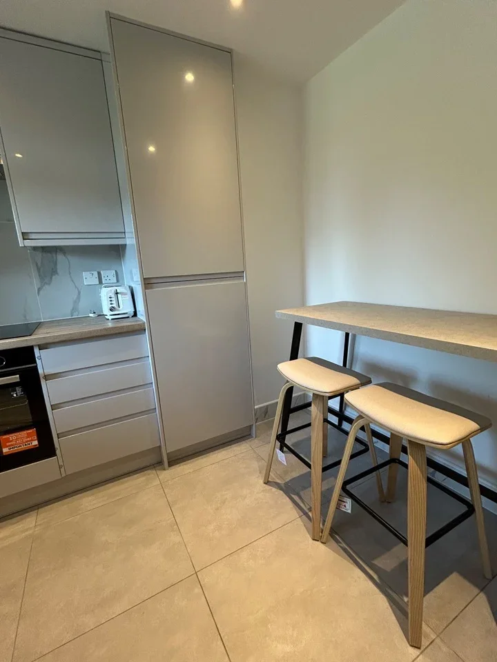 Room Stebondale Street in Greater London