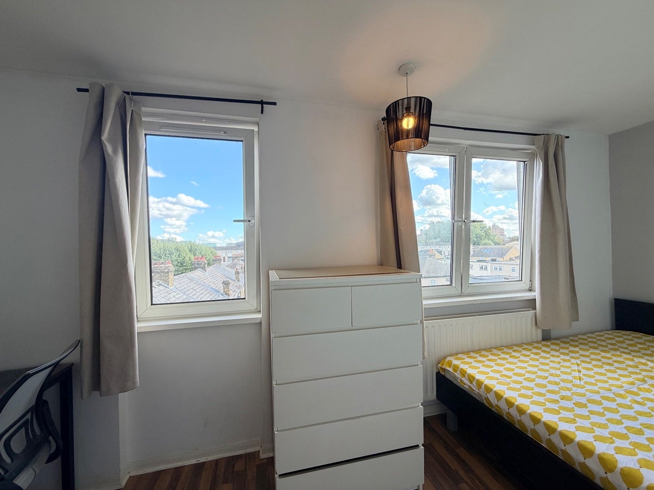 Room Stebondale Street in Greater London
