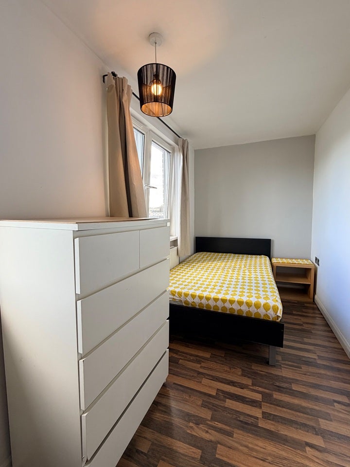 Room Stebondale Street in Greater London