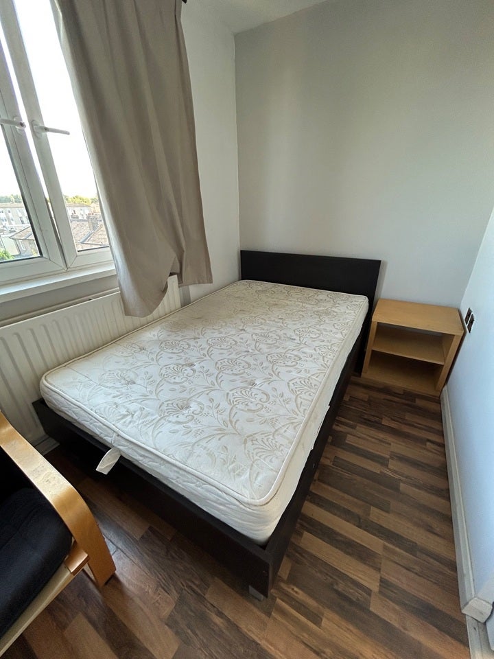 Room Stebondale Street in Greater London