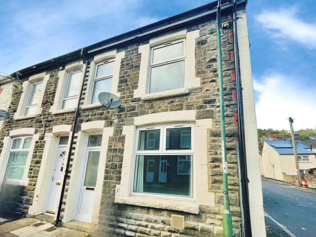 House Cae Felin Street in Llanhilleth
