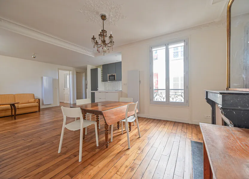 Flat Rue Cail in Paris