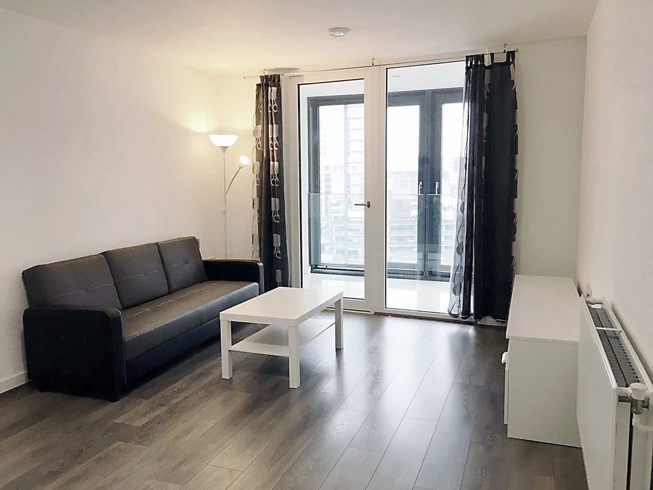 Flat Meridian Square in Greater London