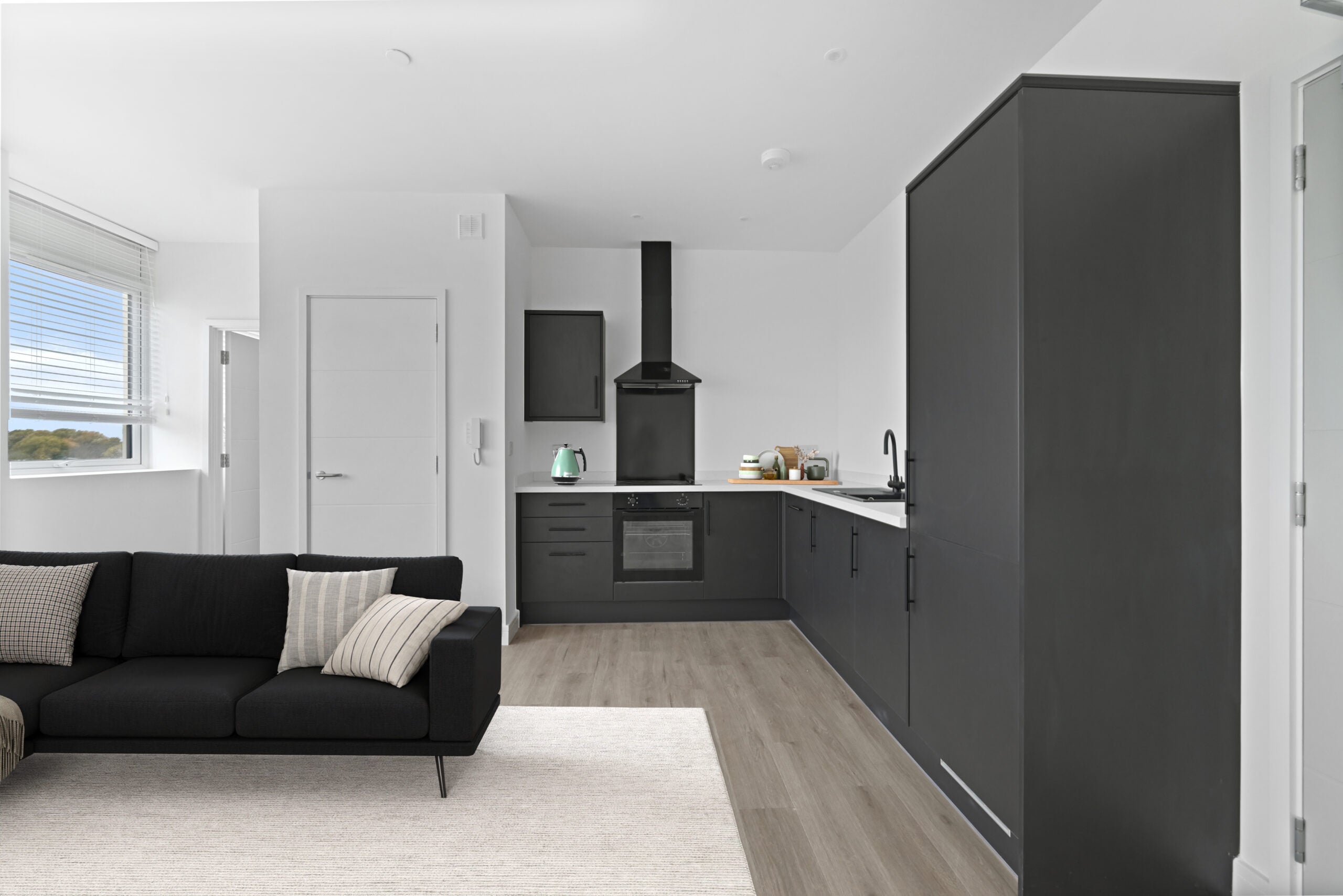 Flat Flamborough Close in Peterborough
