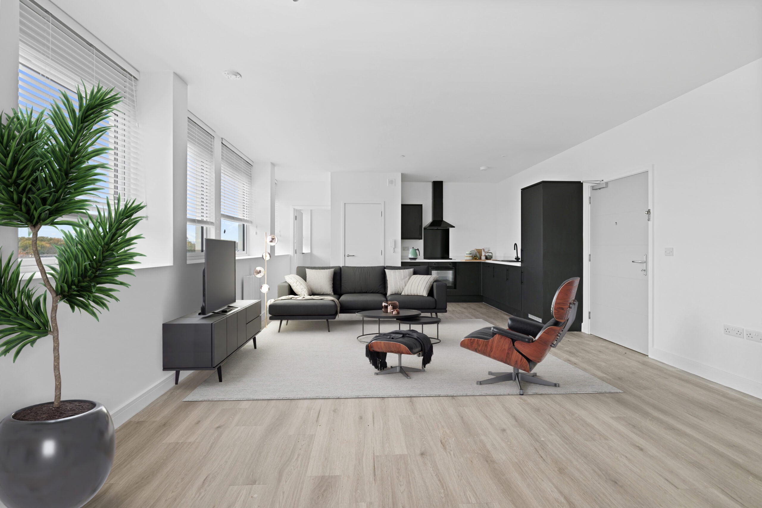 Flat Flamborough Close in Peterborough