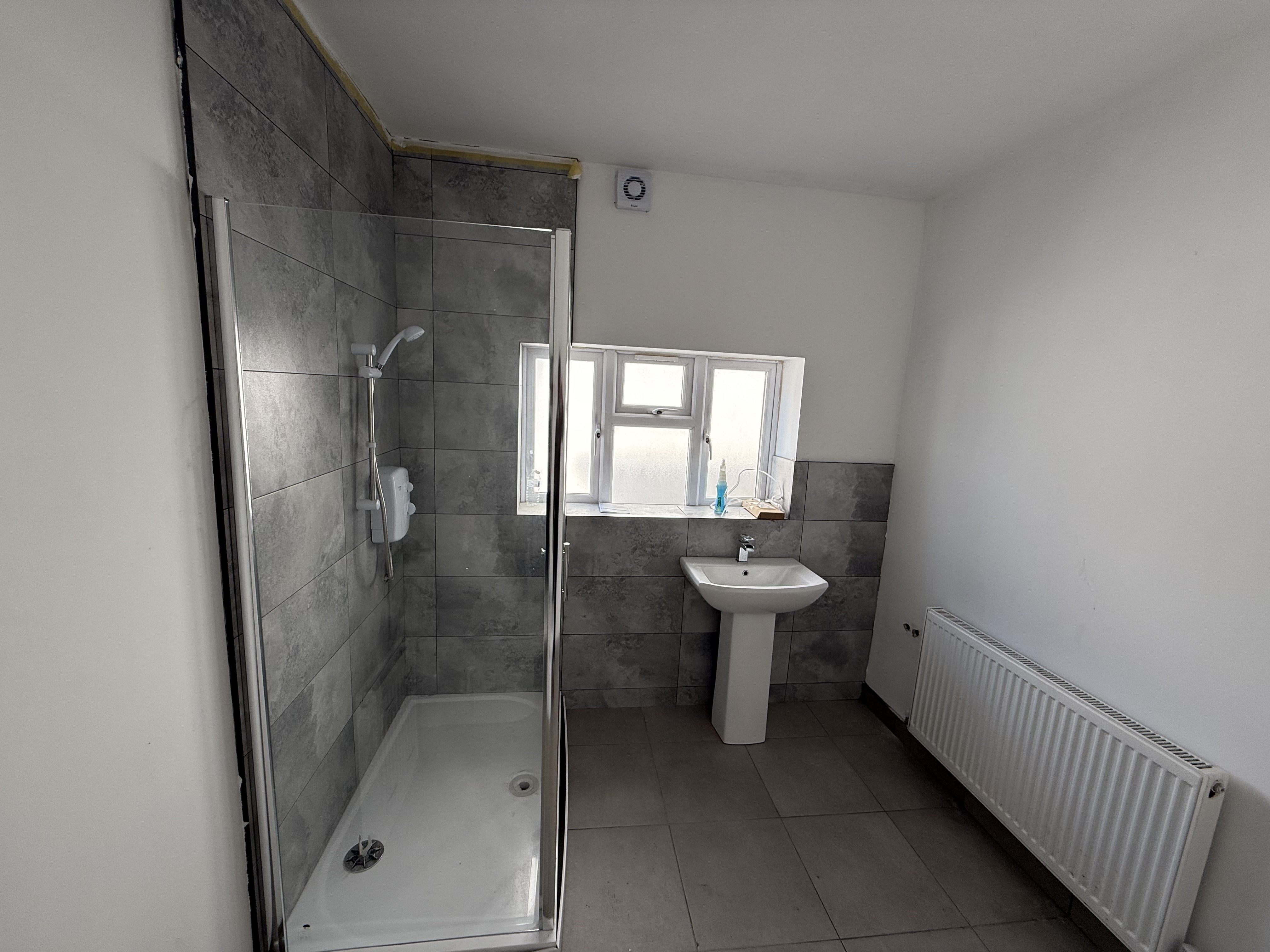 Room Compton Road in Wolverhampton