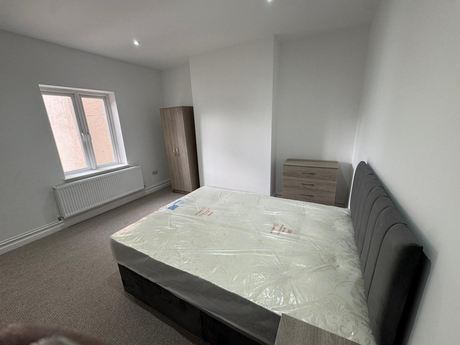 Room Compton Road in Wolverhampton