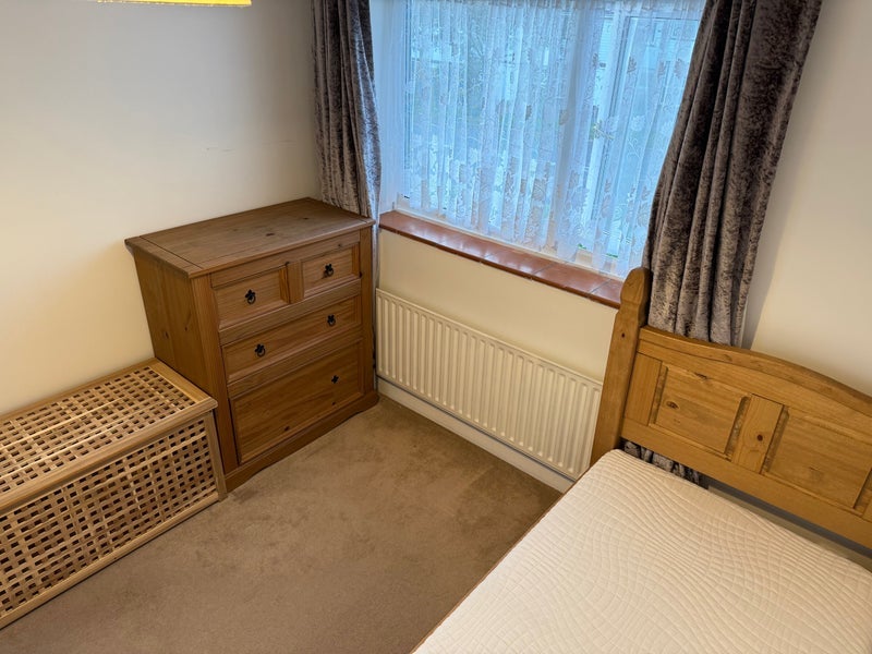 Room Wainwrights in Crawley