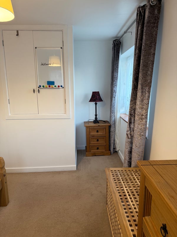 Room Wainwrights in Crawley