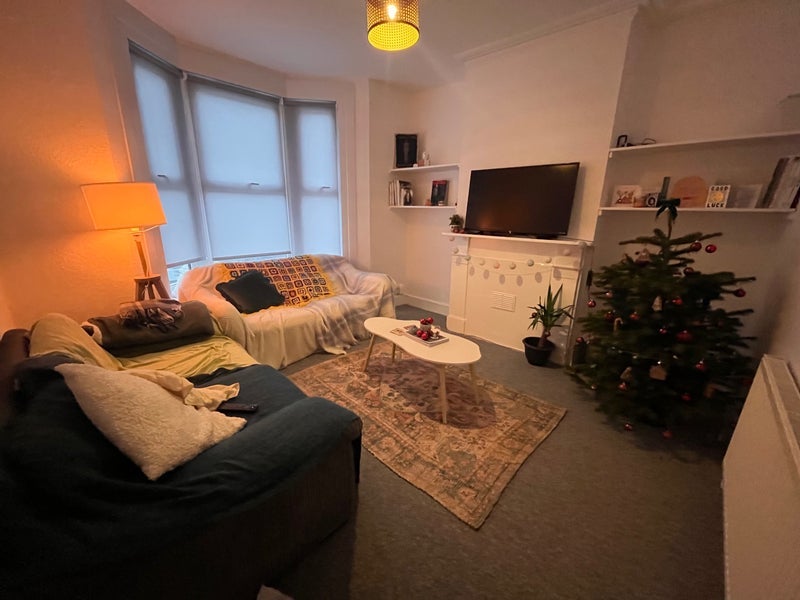 Room Steele Road in Greater London