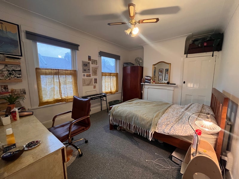 Room Steele Road in Greater London