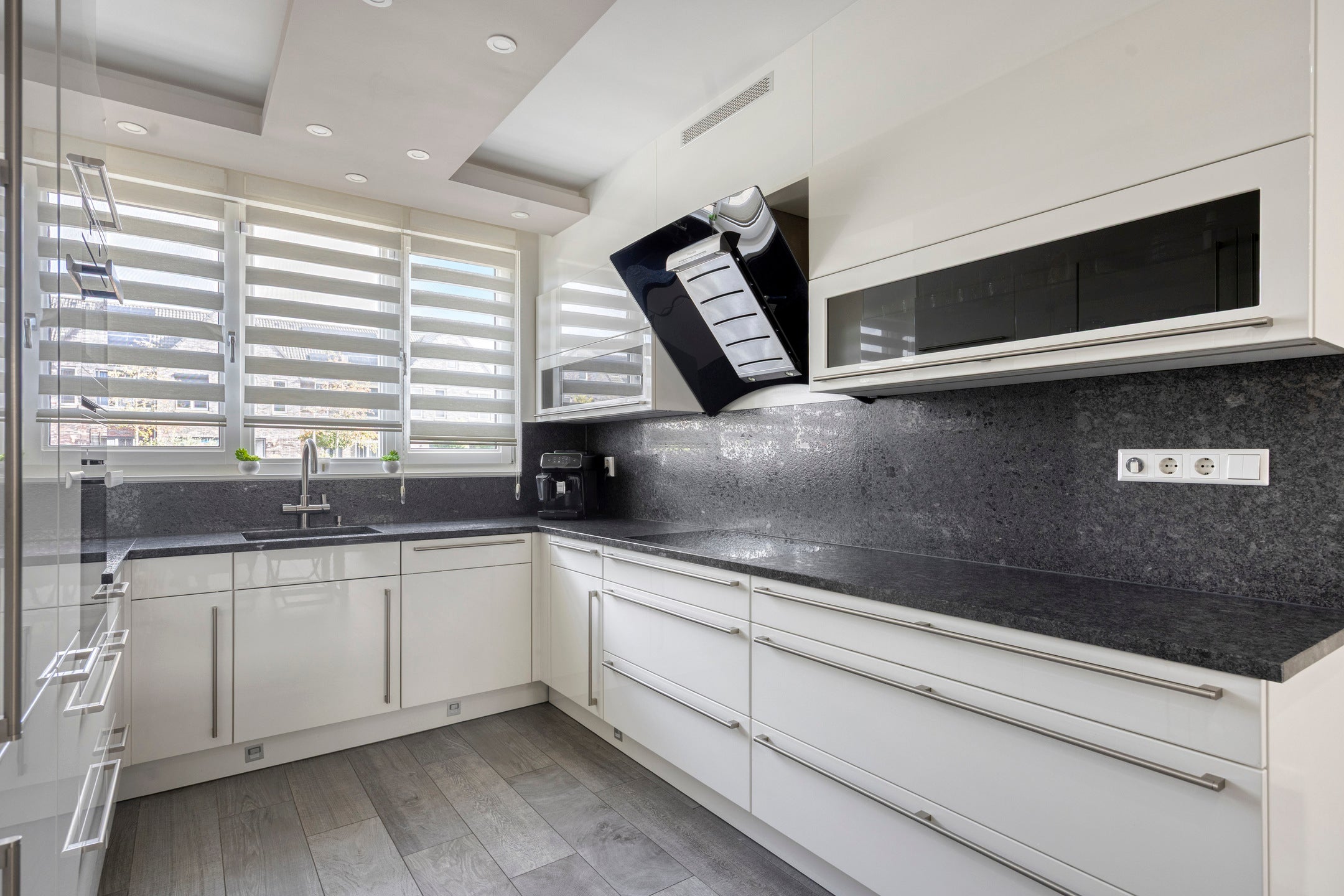 Tussenwoning te koop: Noweetuinen 5, Delft