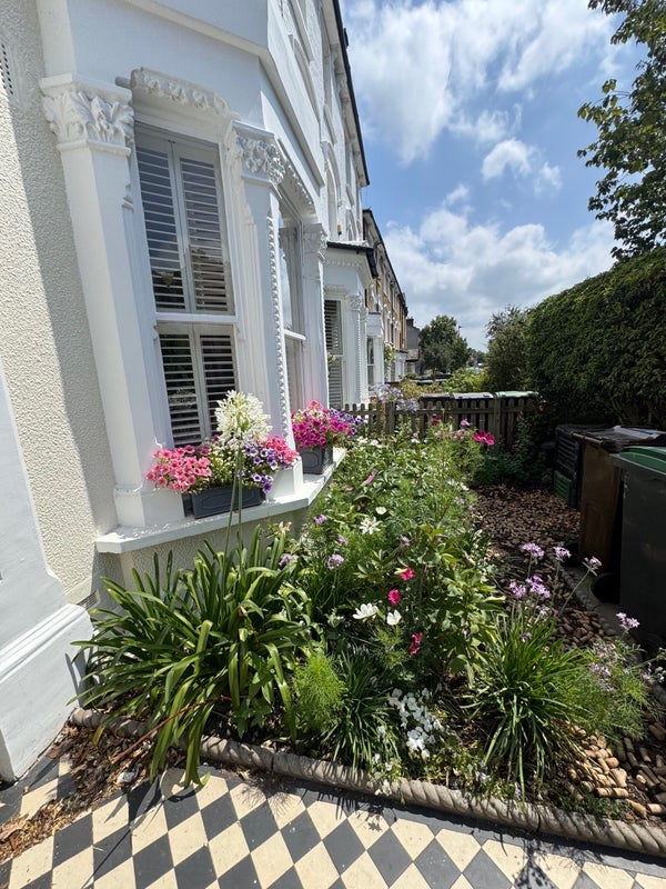 Room Lancaster Road in Greater London