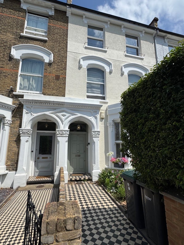 Room Lancaster Road in Greater London