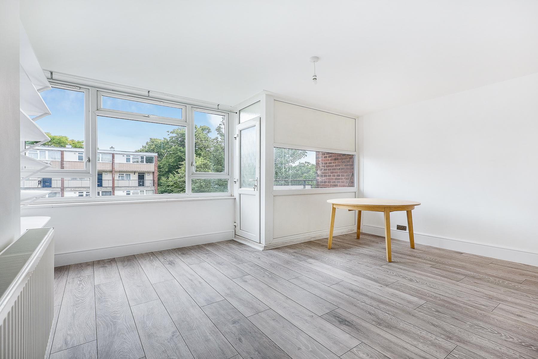 House Gosling Way in Greater London