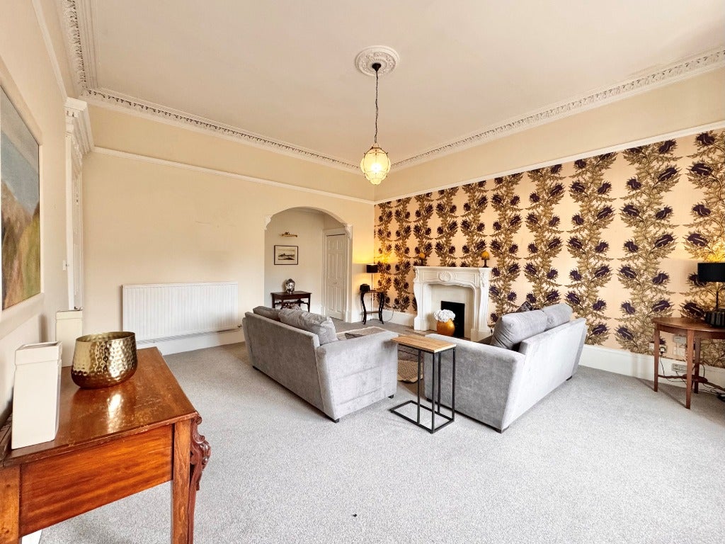 Flat Hyndland Road in Glasgow