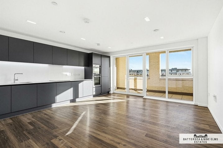 Flat Wornington Road in Greater London