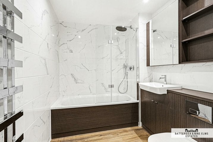 Flat Wornington Road in Greater London