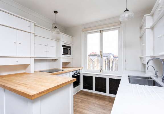 Flat Regent's Park Road in Greater London