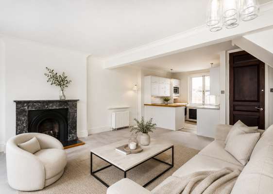 Flat Regent's Park Road in Greater London