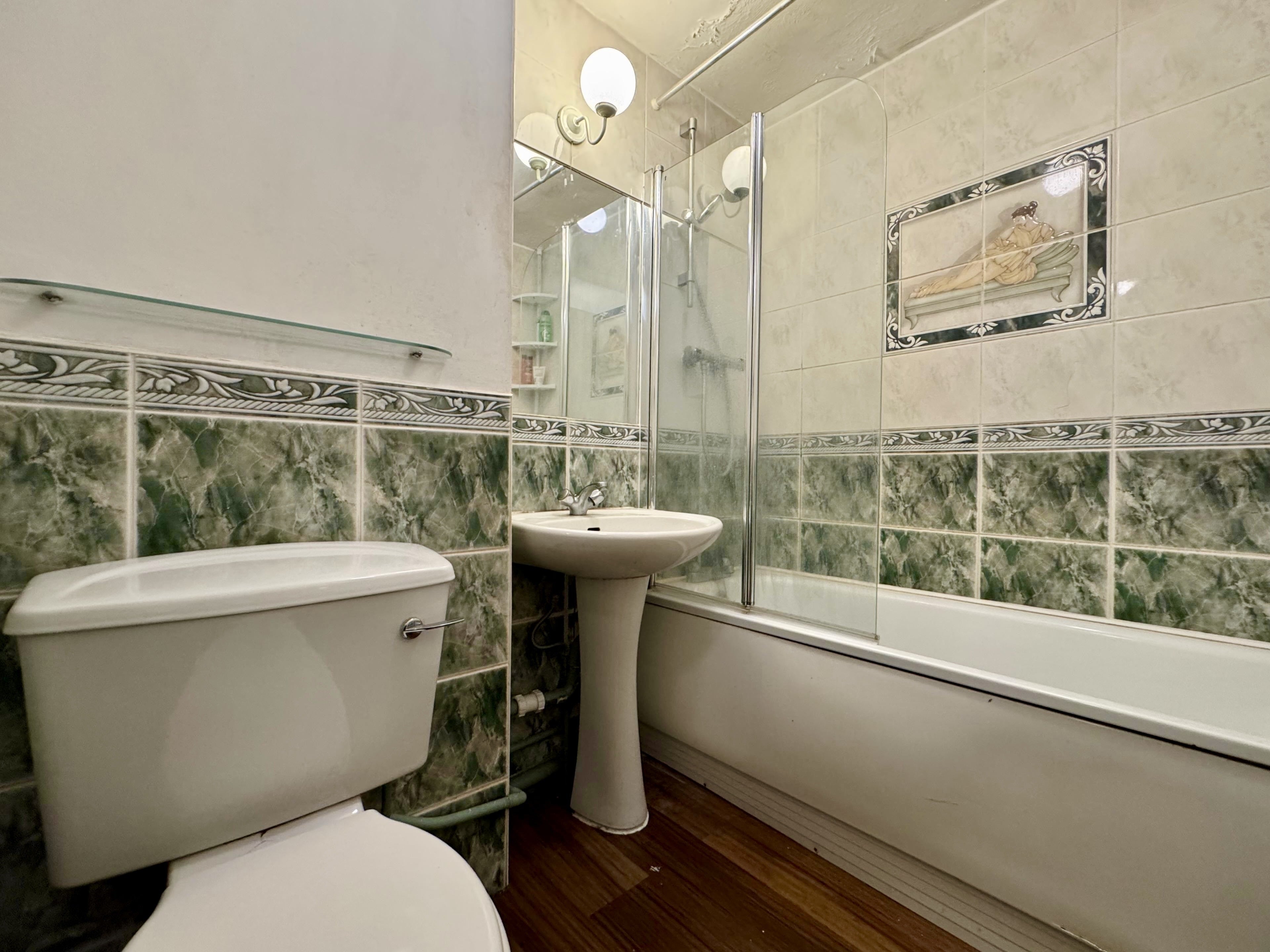 Flat Oakwood Avenue in Greater London