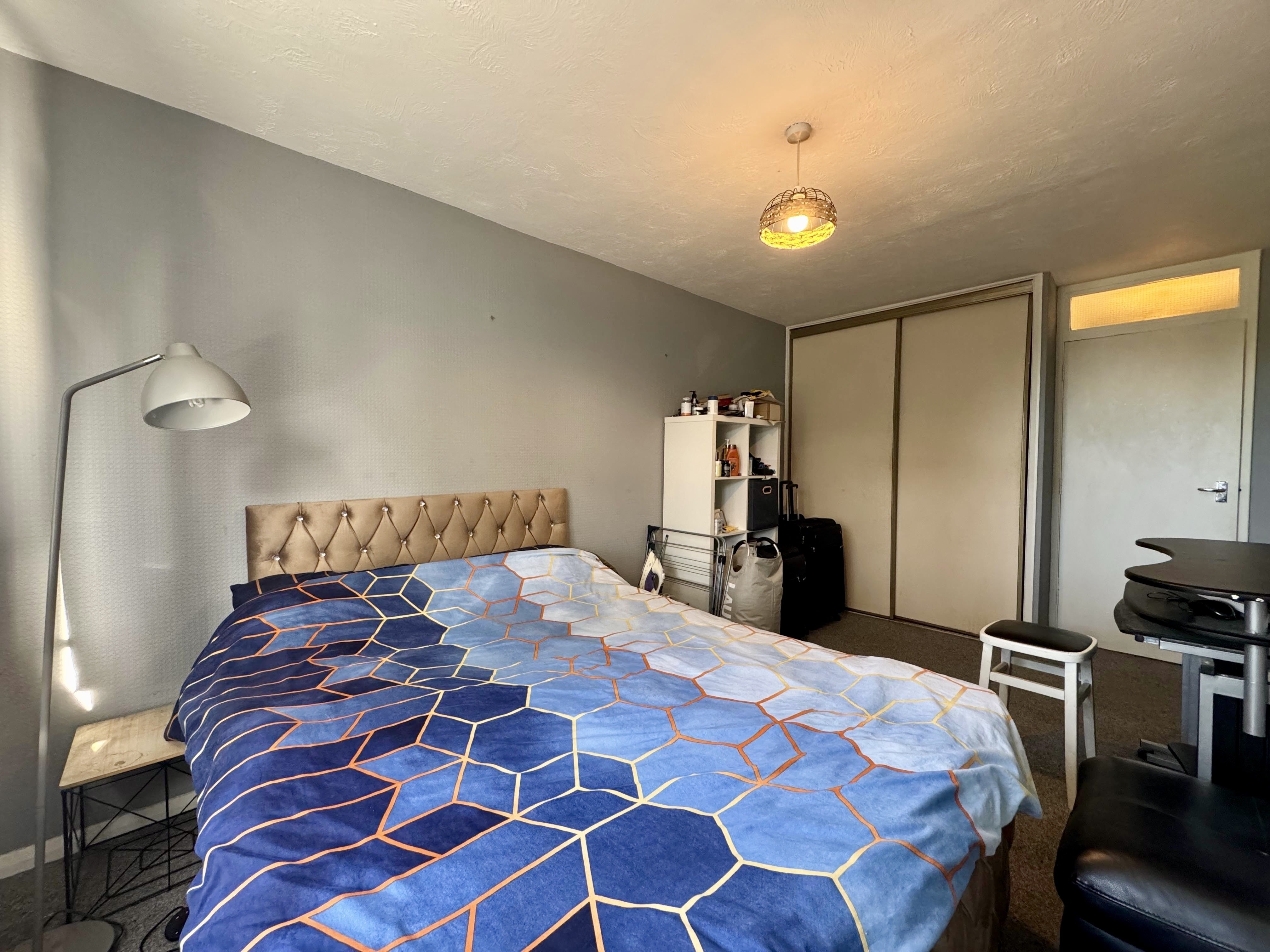 Flat Oakwood Avenue in Greater London