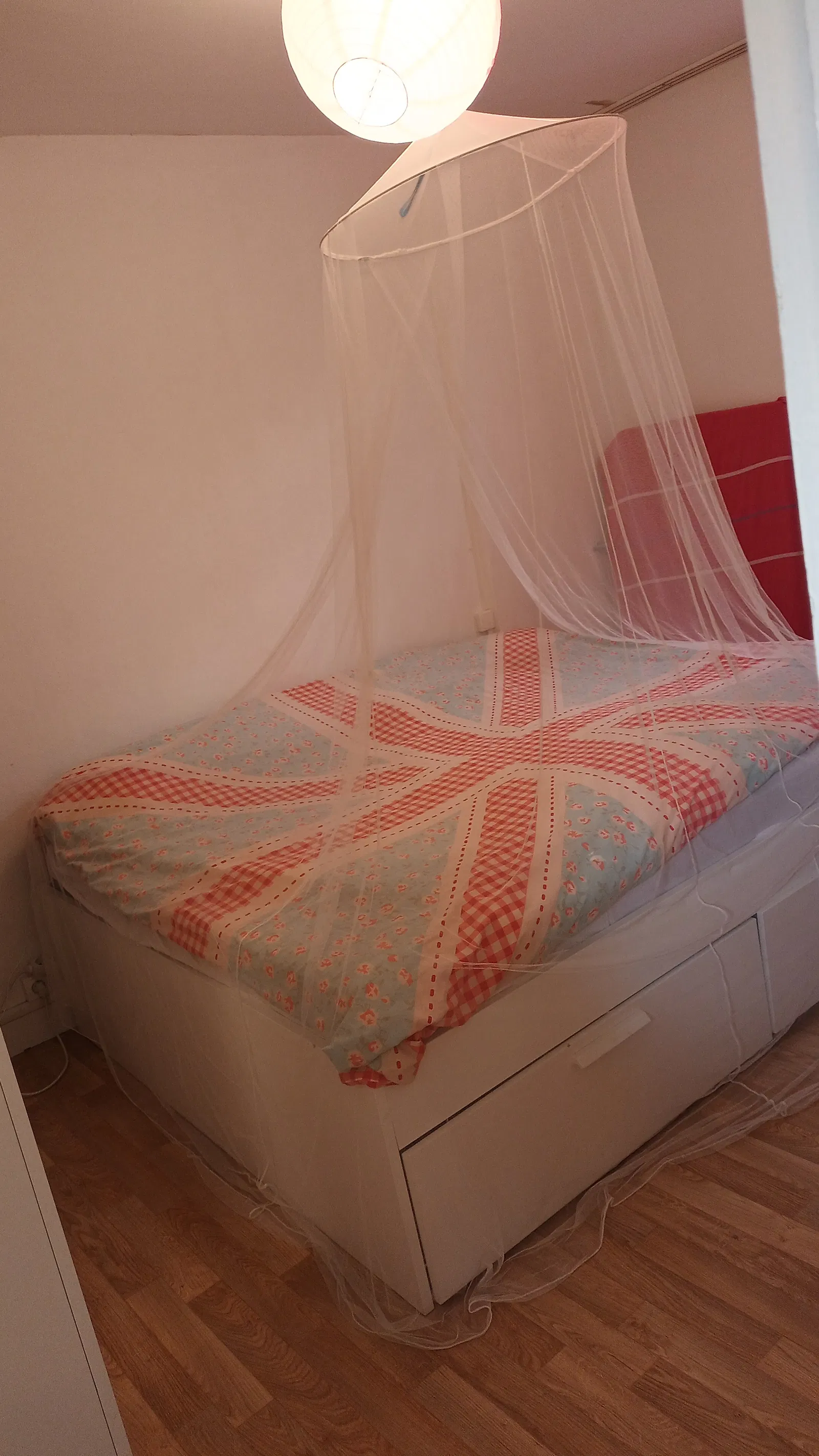 Room Rue Robert Caumont in Bordeaux