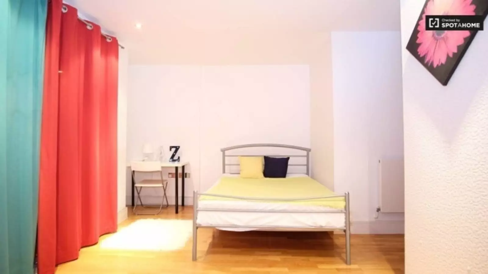 Room Copenhagen Place in Greater London