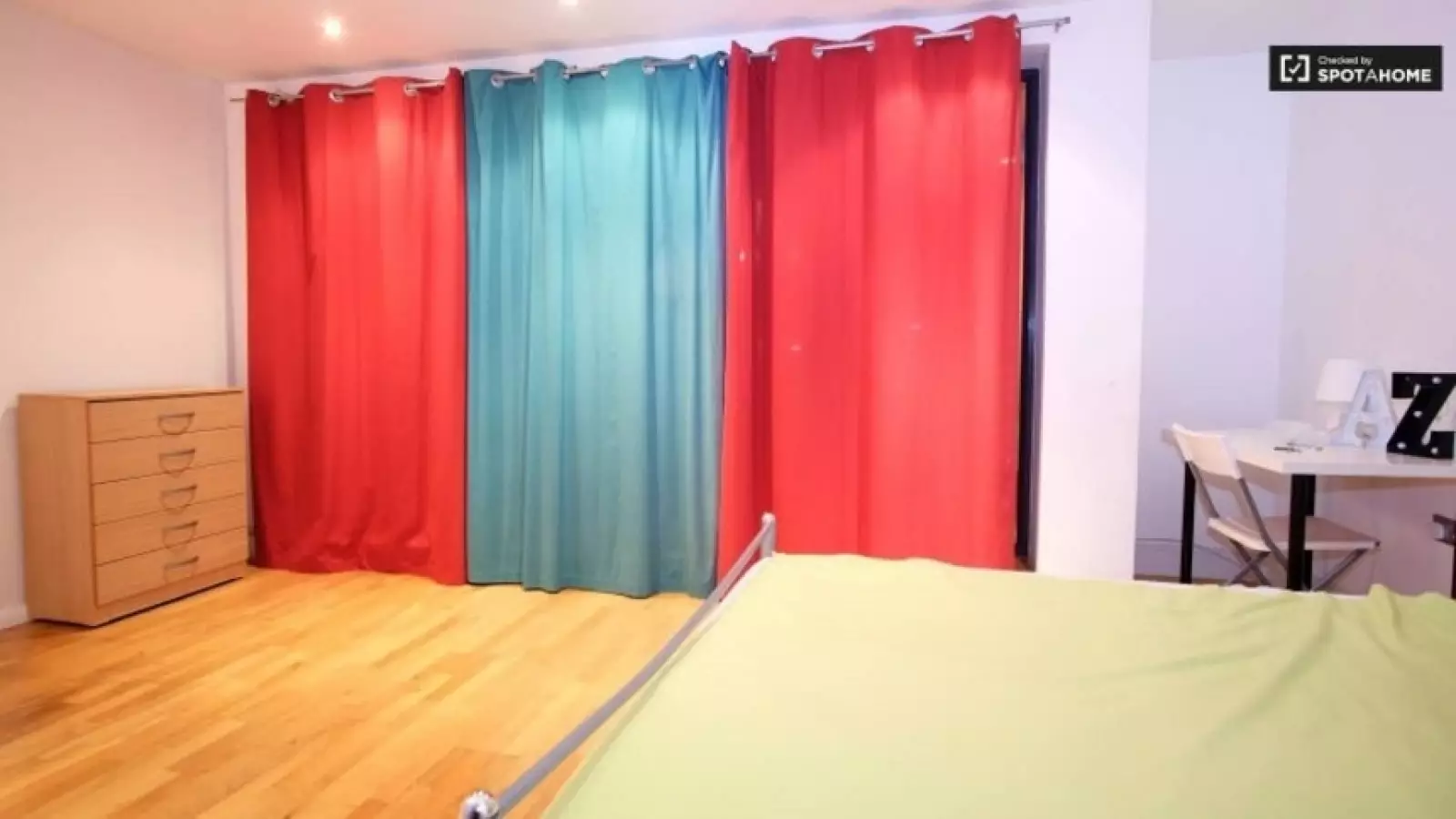 Room Copenhagen Place in Greater London