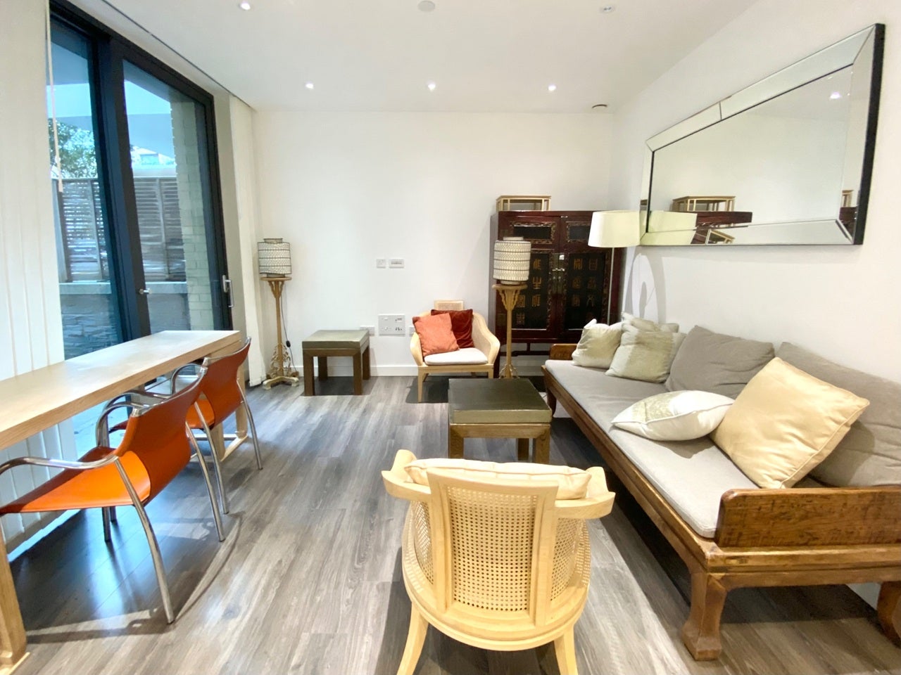 Flat Alie Street in Greater London