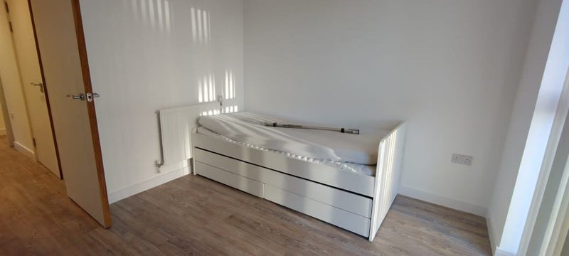 Room Vian Street in Greater London