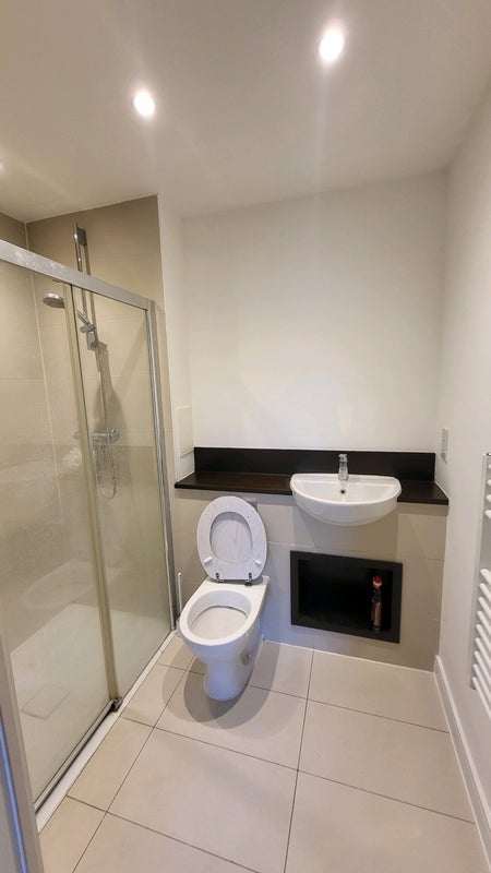 Room Vian Street in Greater London