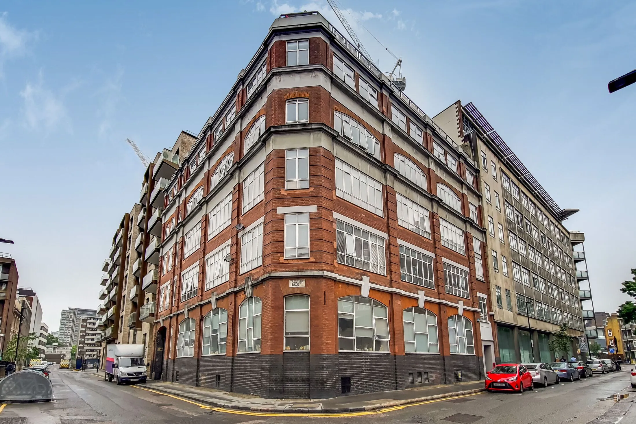 Flat Dingley Road in Greater London