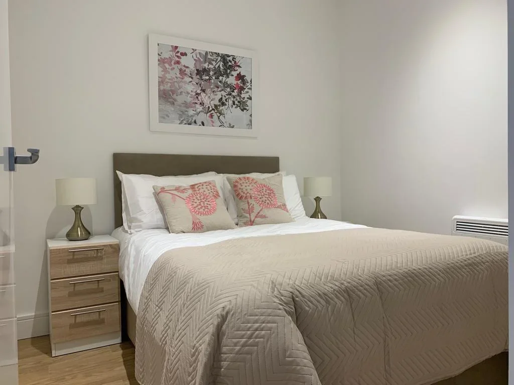 Flat Laporte Way in Luton