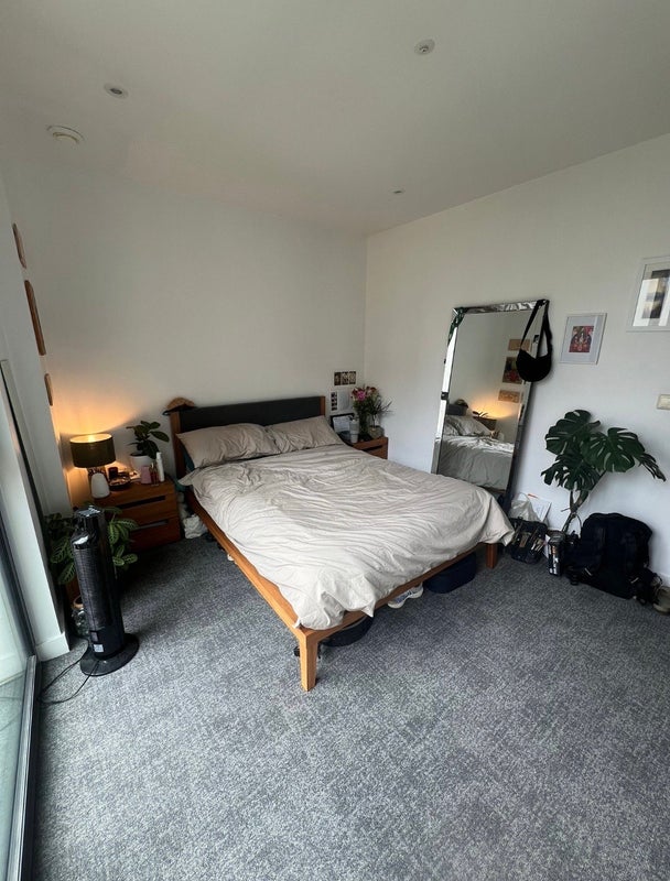 Room Glade Walk in Greater London