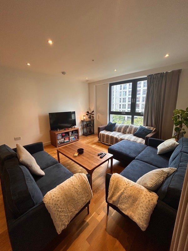 Room Glade Walk in Greater London