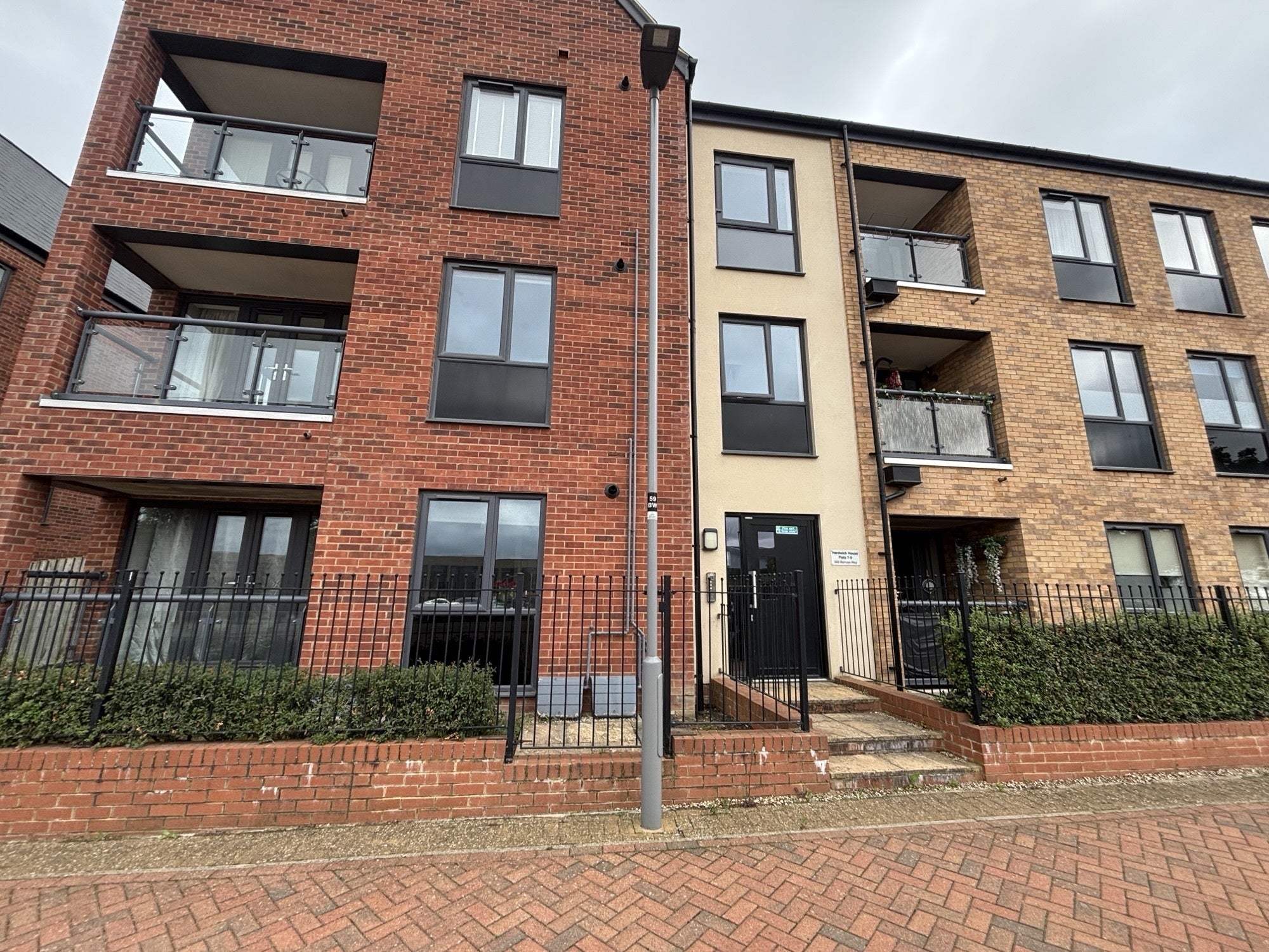 Flat Barrosa Way in Milton Keynes