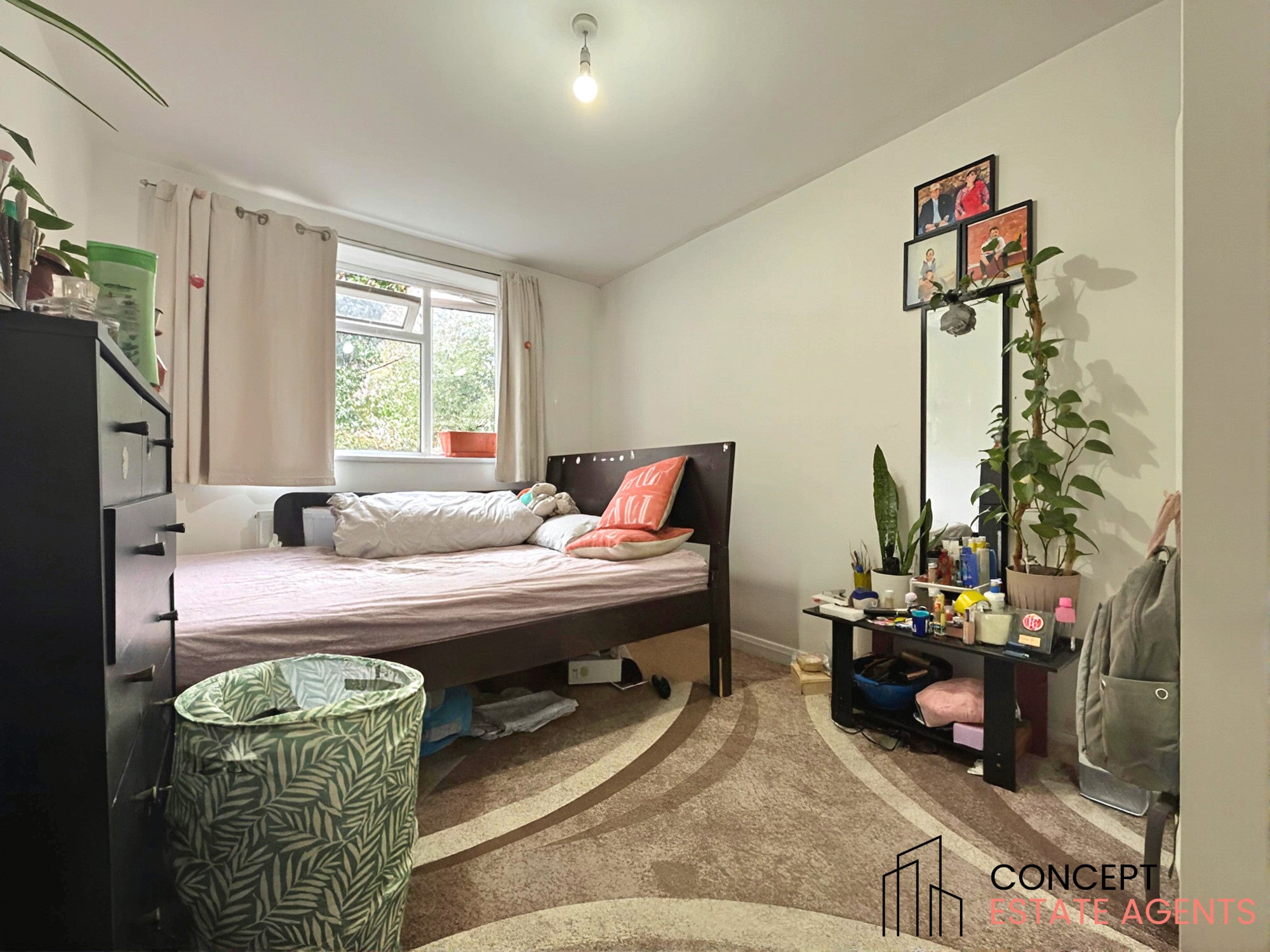 Flat Smithwood Close in Greater London