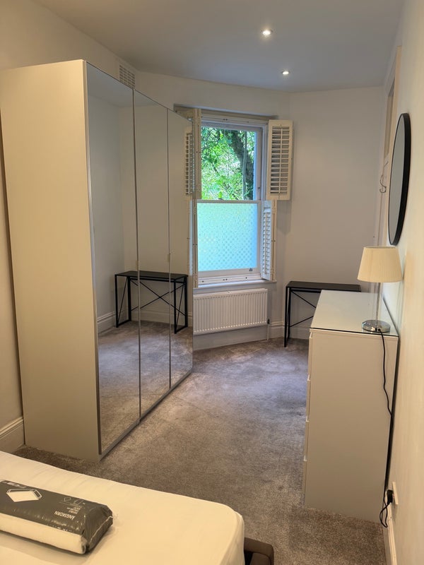 Room Trouville Road in Greater London
