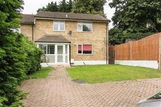 House Thursley Gardens in Greater London