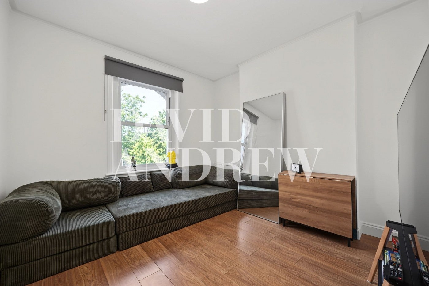Flat Lotus Mews in Greater London