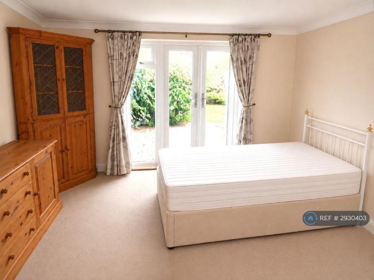 Room Armstrong Road in Borough of Runnymede
