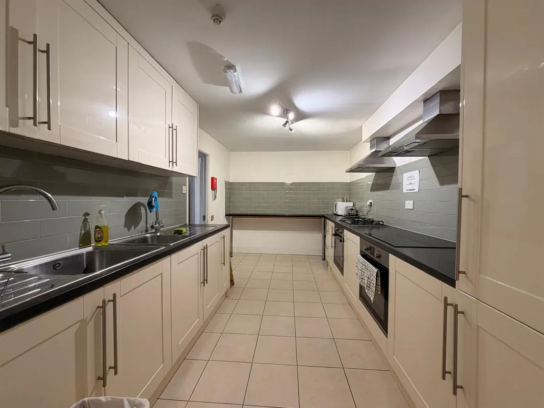 Room Adelaide Grove in Greater London